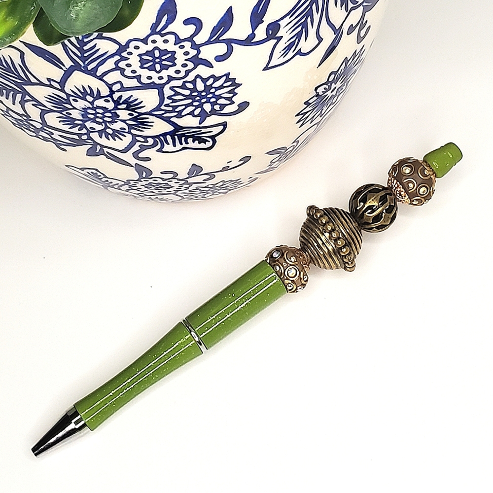 CHARTREUSE BEADED PEN